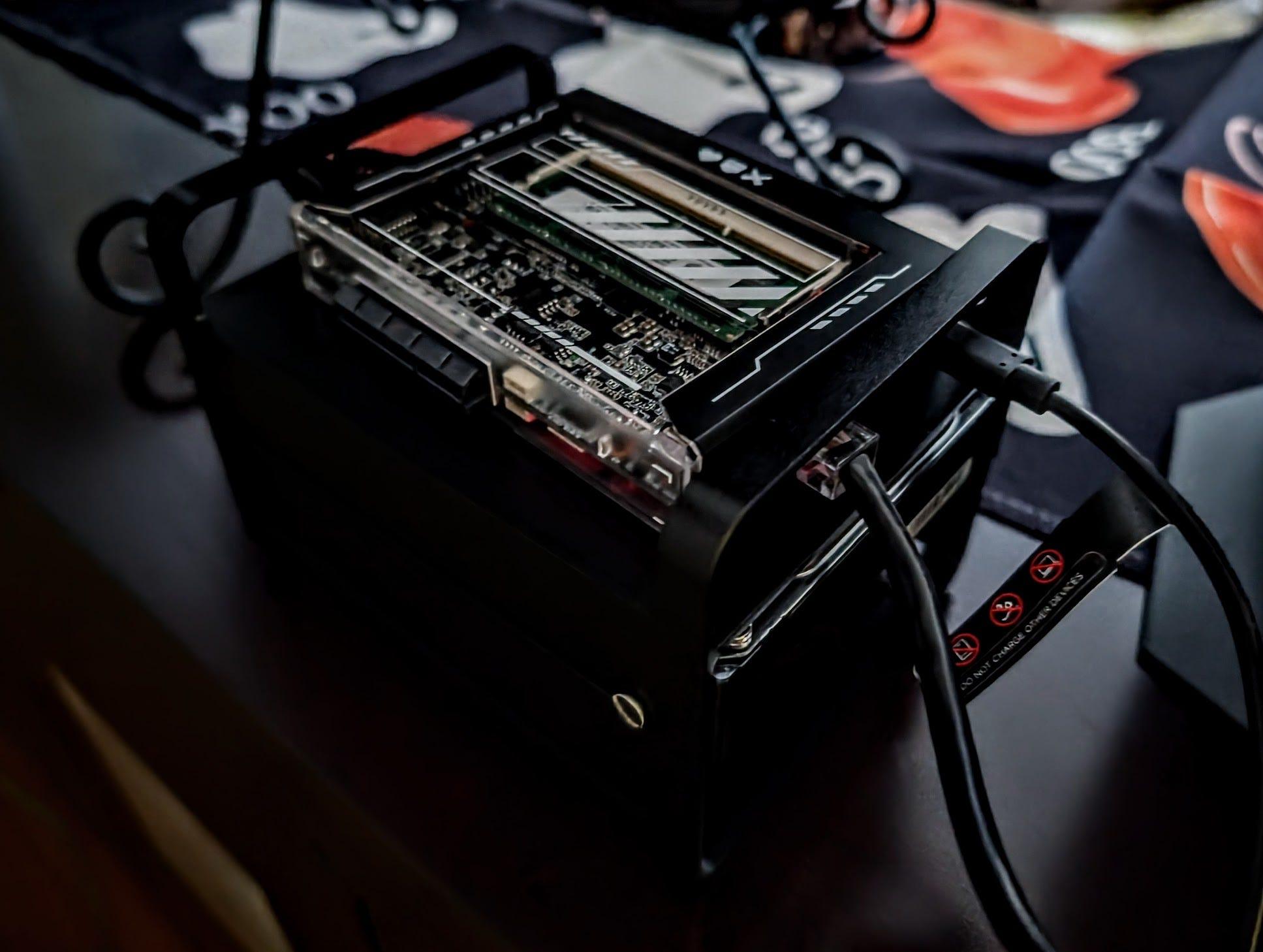 A small sever sitting on a table.